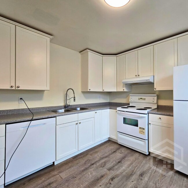 Photo du bâtiment - 3-Bedroom Townhouse in Woodstock!!