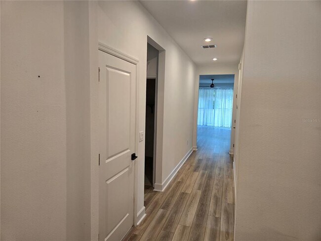 Foto del edificio - 899 Asterfield Ln