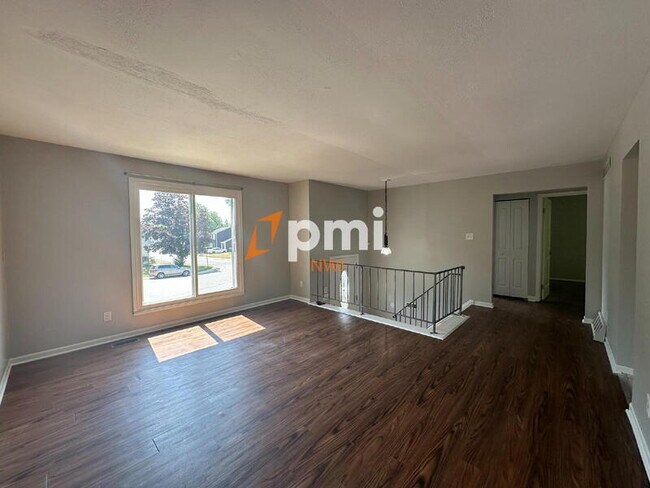 Foto del edificio - 952 W 59th Cir