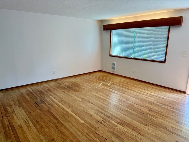 Foto del edificio - 1501 SW Bertha Blvd