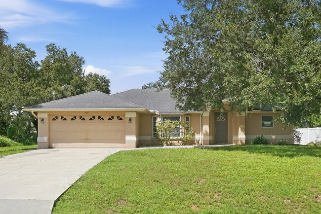 Building Photo - 2821 Logsdon St