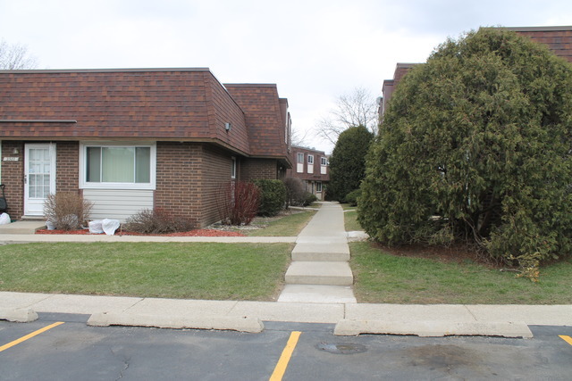 Primary Photo - 2568 Berkshire Ct