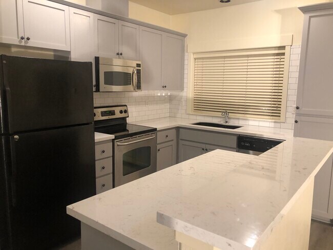 Foto del edificio - 635 NE Garswood Ln