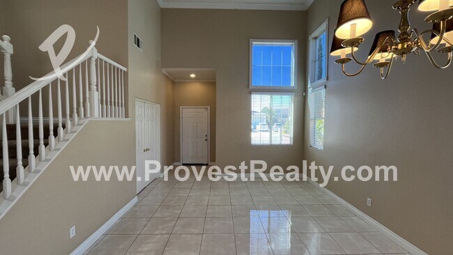 Building Photo - Huge 4 Bed 3.5 Bath in Hesperia!!!