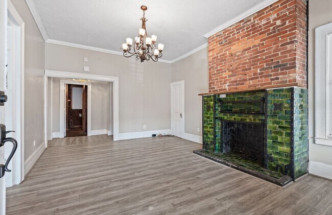 Foto del edificio - 259-261 N. Dithridge Street (Full Service)