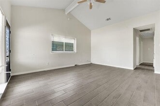 Building Photo - 405 S Las Vegas Trail