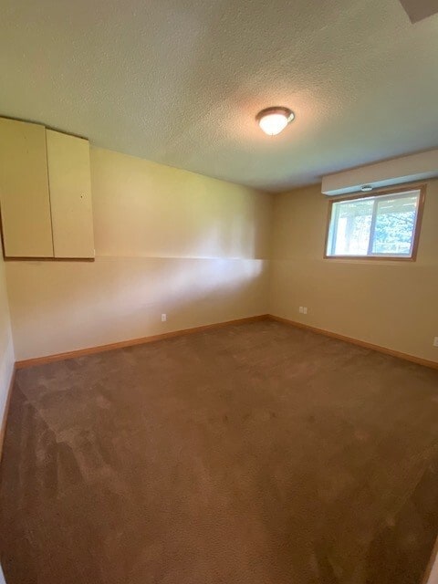 Building Photo - 2 Bed 1 Bath Unit in Olds, AB