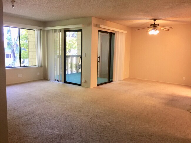 Living room and dining room - 2211 Latham St