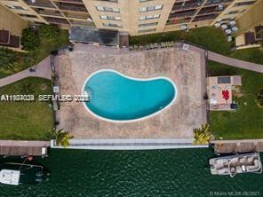 Foto del edificio - 301 Golden Isles Dr