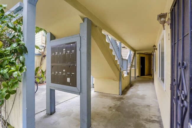 Foto del edificio - 50% OFF FIRST MONTH! Studio in Pacific Bea...