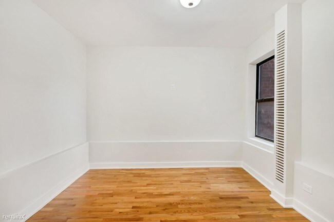 Building Photo - 3279 Bainbridge Ave