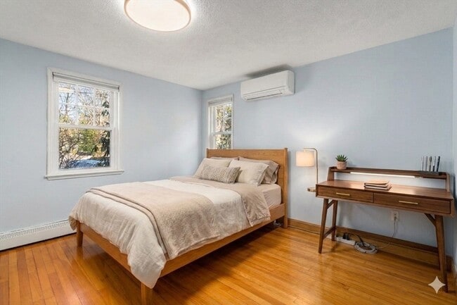 Foto del edificio - 22 Munroe Rd