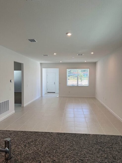 Building Photo - 536 Green Tracker Ave