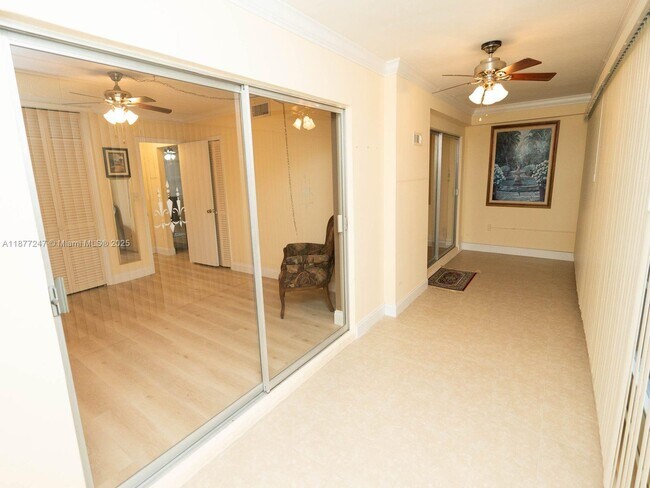 Building Photo - 2121 NE 42nd Ct