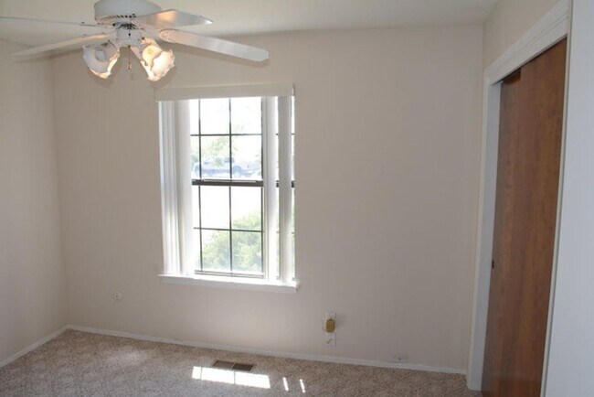 Foto del edificio - Foothills 3/BD 2/BA 2/CG