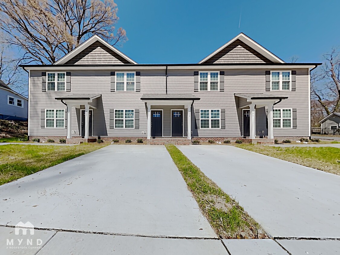 Foto principal - 200 Young Ave SW