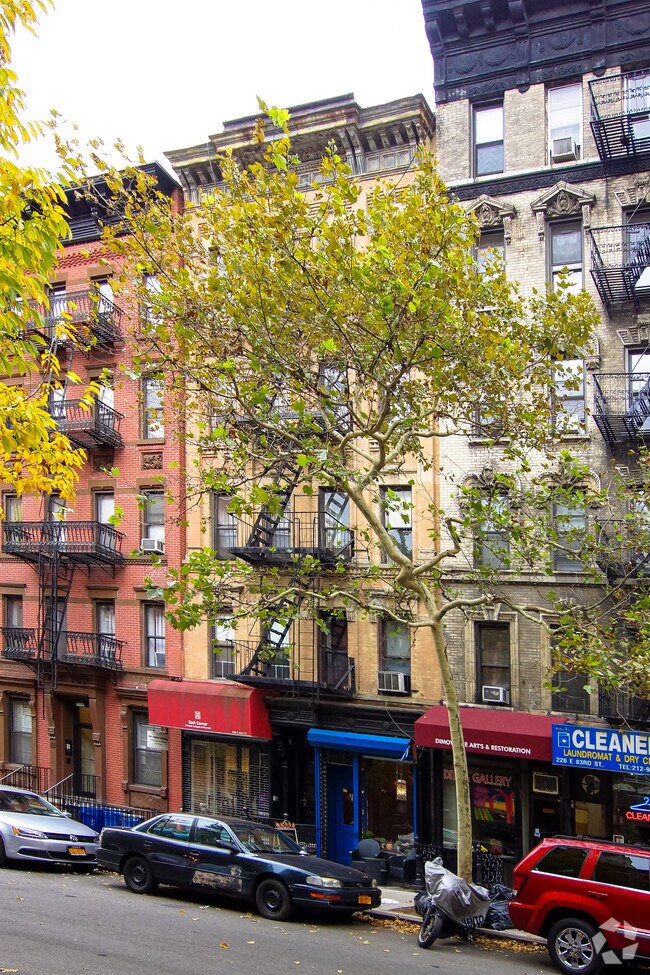 Foto del edificio - 230 E 83rd St