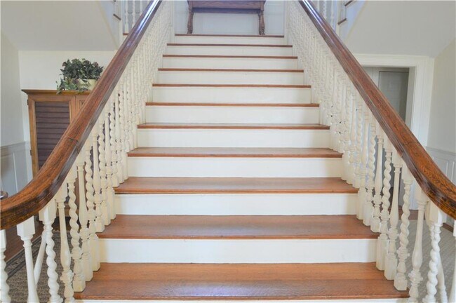 Building Photo - 398 Wolcott Ave