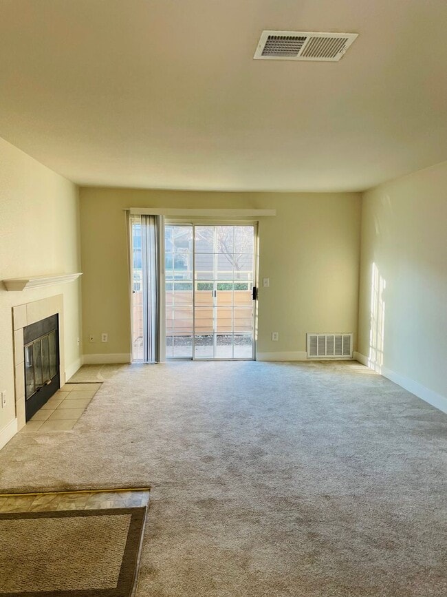 Building Photo - 11150 Trinity River Dr