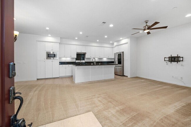 Foto del edificio - Beautiful 3 Bed, 3 Bath Home in Desirable Portola Springs