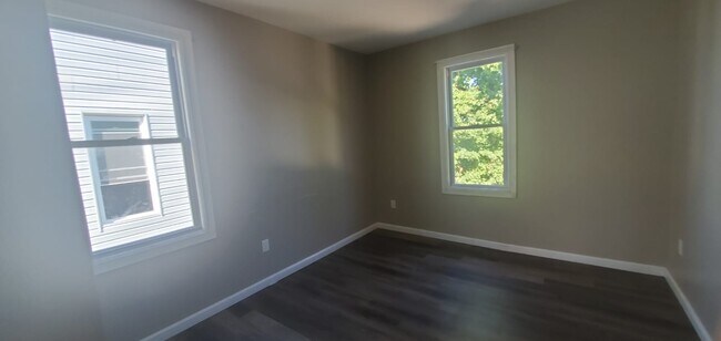Bedrooms - 456 S 15th St