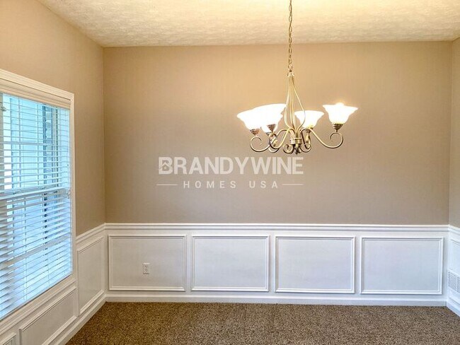 Building Photo - Impressive and Spacious 6BR! Can't be missed!