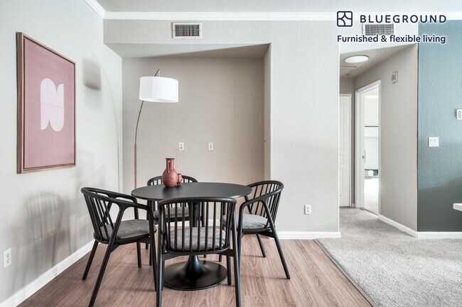 Building Photo - 1656 Hope Dr