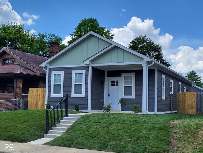 Building Photo - 822 N Gray St