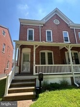 Building Photo - 32 3rd Ave