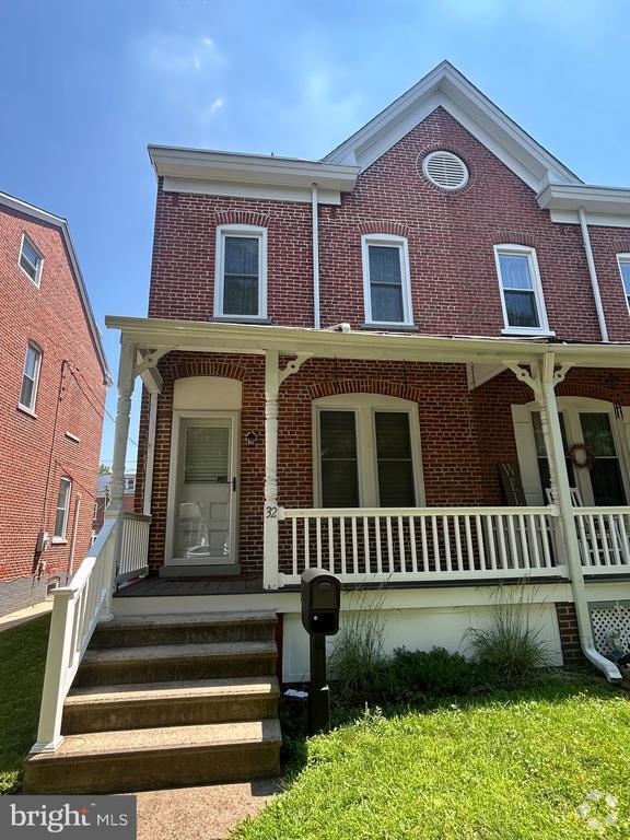 Building Photo - 32 3rd Ave