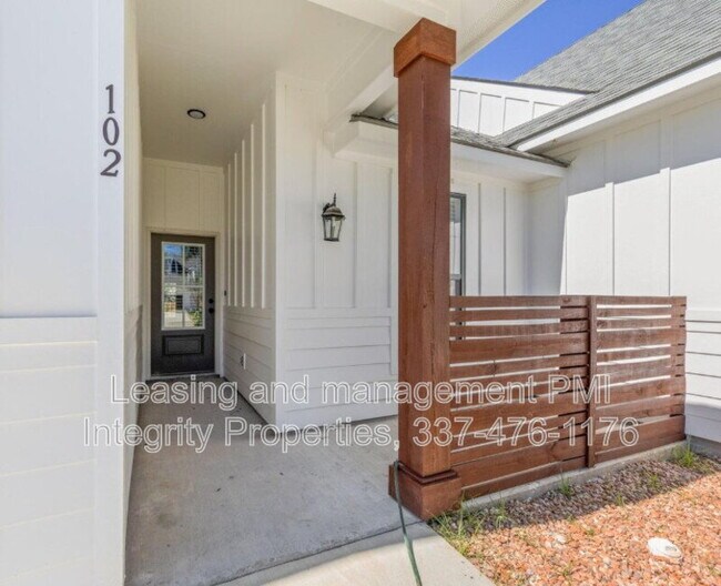 Foto del edificio - 606 Guillot Rd