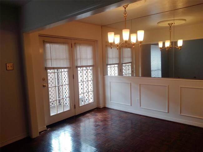 Building Photo - 15914 Club Crest Dr