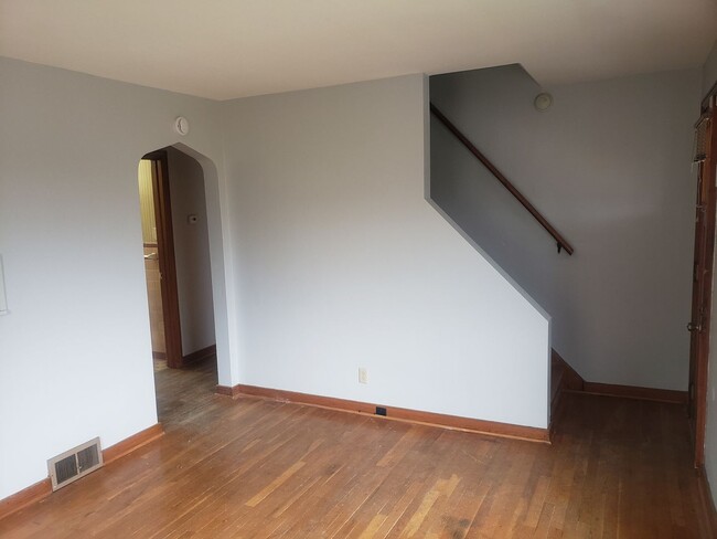 Building Photo - 215 Cheston St