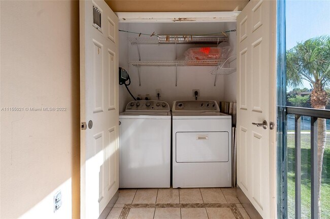 Foto del edificio - 8415 SW 107th Ave