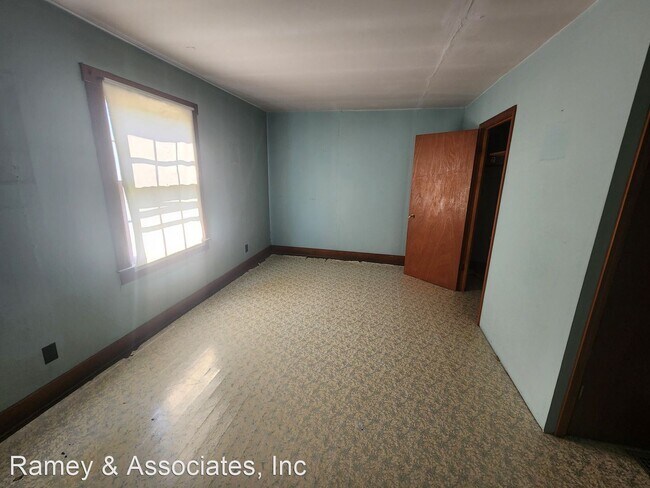 Foto del edificio - 3 br, 1 bath House - 10300 Blue Lick Road