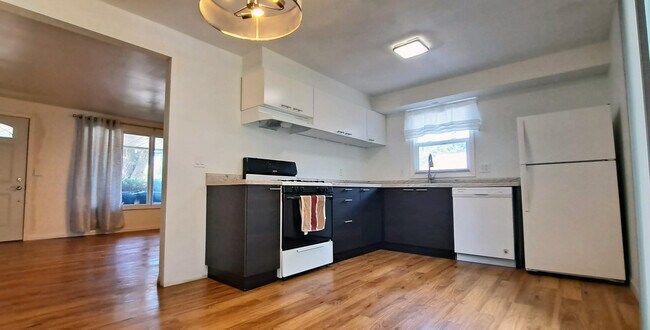 Foto del edificio - 732 Heritage Dr