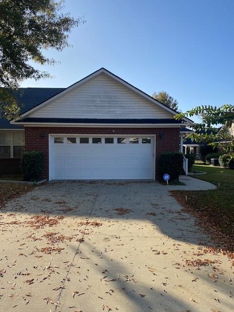 Building Photo - 3701 Beacon Dr