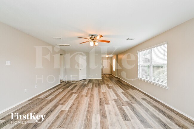 Foto del edificio - 4435 Sprangletop Ave