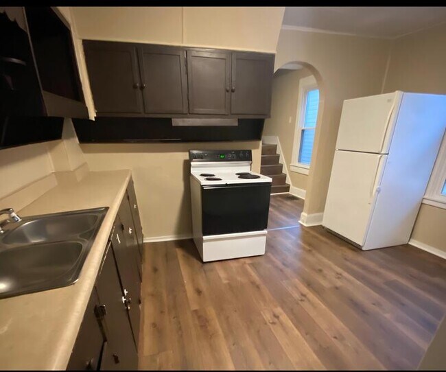 Photo - 411 N Centennial St Apartment