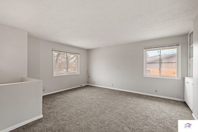 Foto del edificio - 2664/2666 N 93rd St