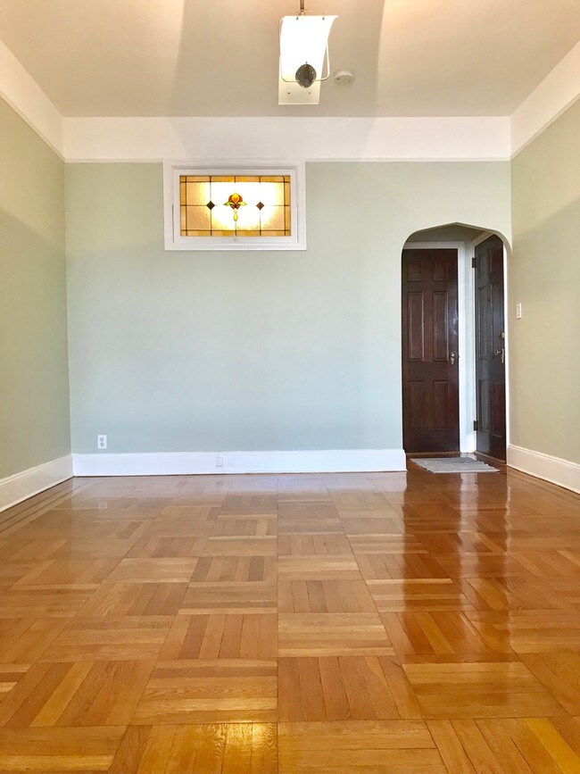 Foto del edificio - 684 Woodward Ave