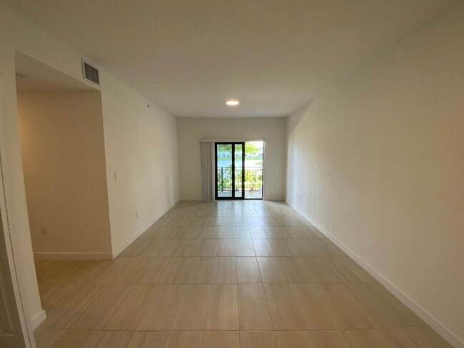 Building Photo - 340 NW 206th Ter