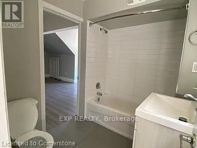 Photo principale - 72-372 Victoria Ave S