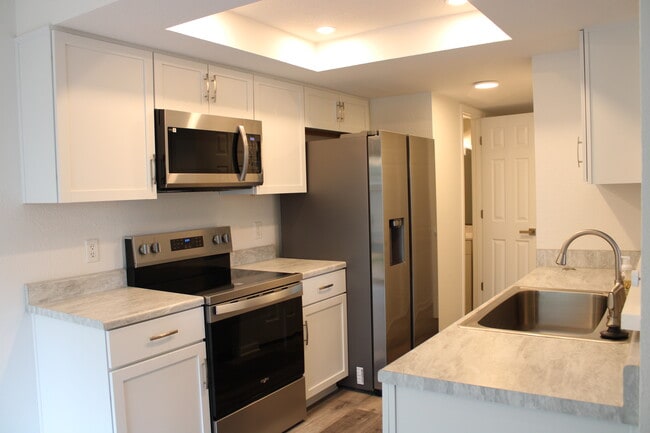 Foto del edificio - 6135 Sawmill Woods Dr
