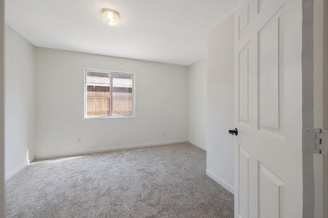 Building Photo - 3225 N Mendonca St