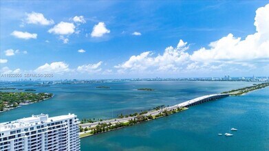 Building Photo - 501 NE 31st St