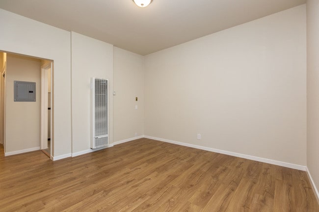 Building Photo - 1424 Valencia St
