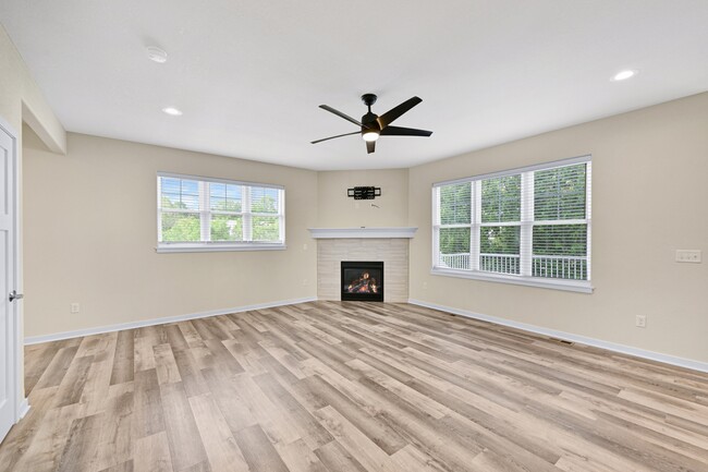 Building Photo - 2905 N 186th St
