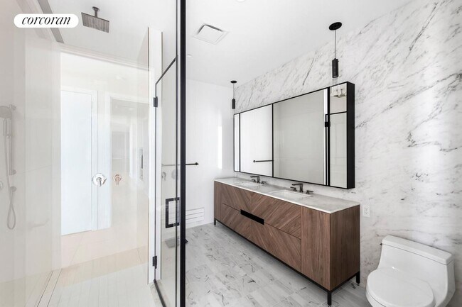 Foto del edificio - 218 W 103rd St