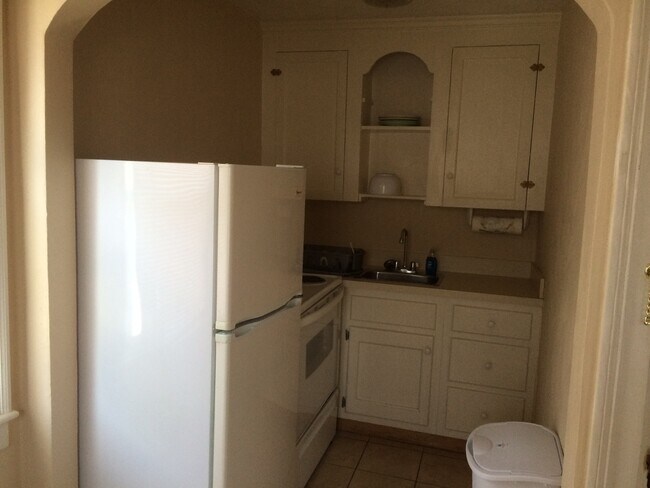 Foto del edificio - One Bedroom in Olde Town Portsmouth